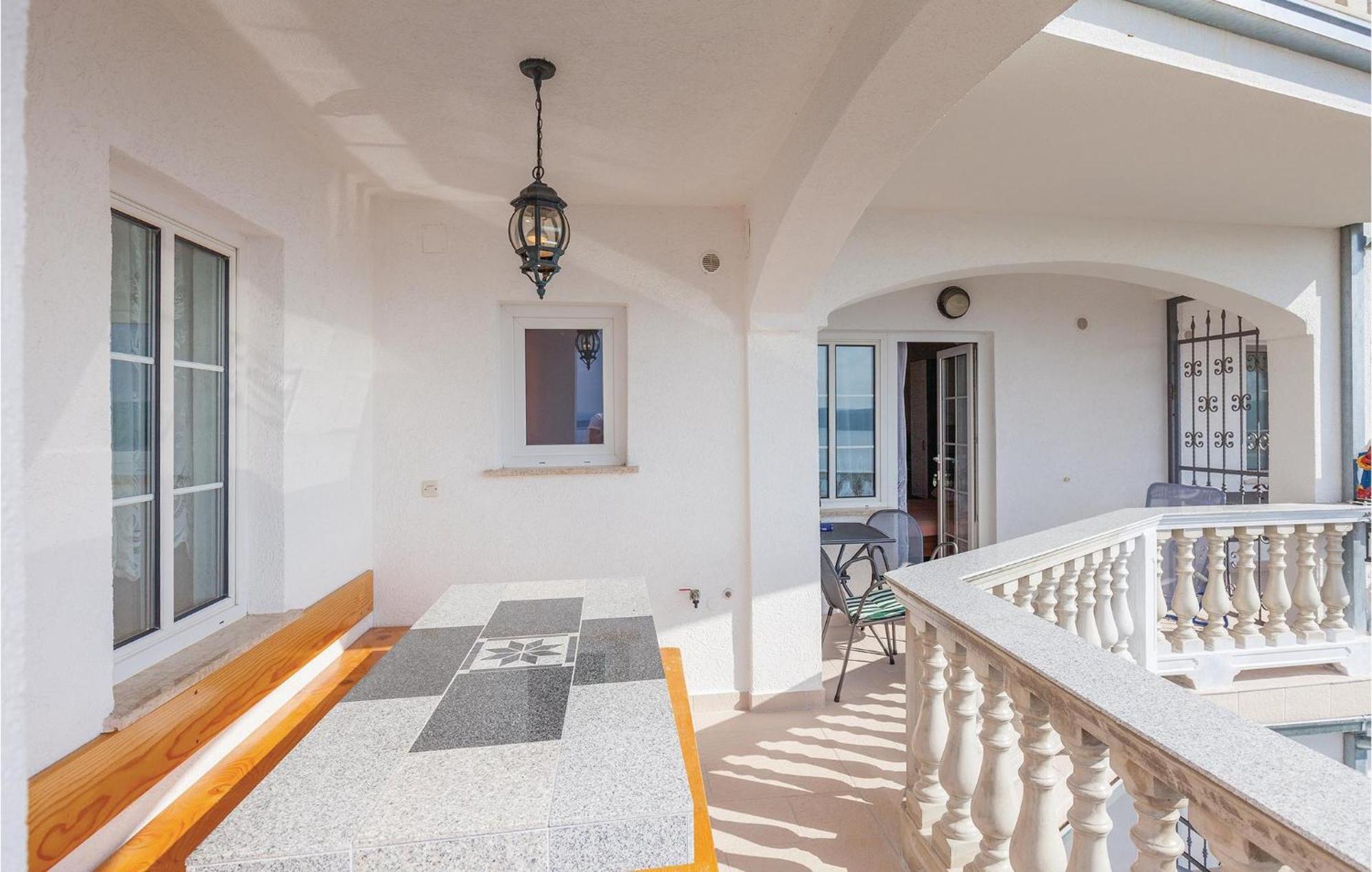 Nice Apartment In Crikvenica With Kitchen Exterior foto
